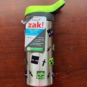 ZAK! Minecraft water bottle. New!